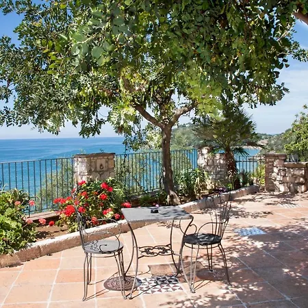 Hotel Arenauta 2*